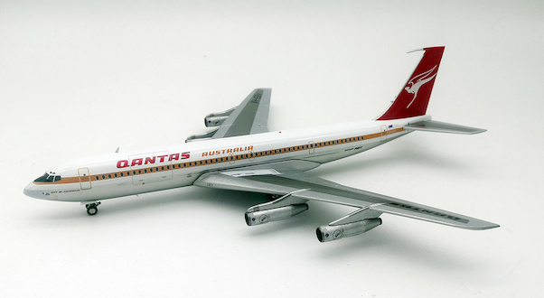 Boeing 707-300 Qantas with stand | Modelsnavigator.com